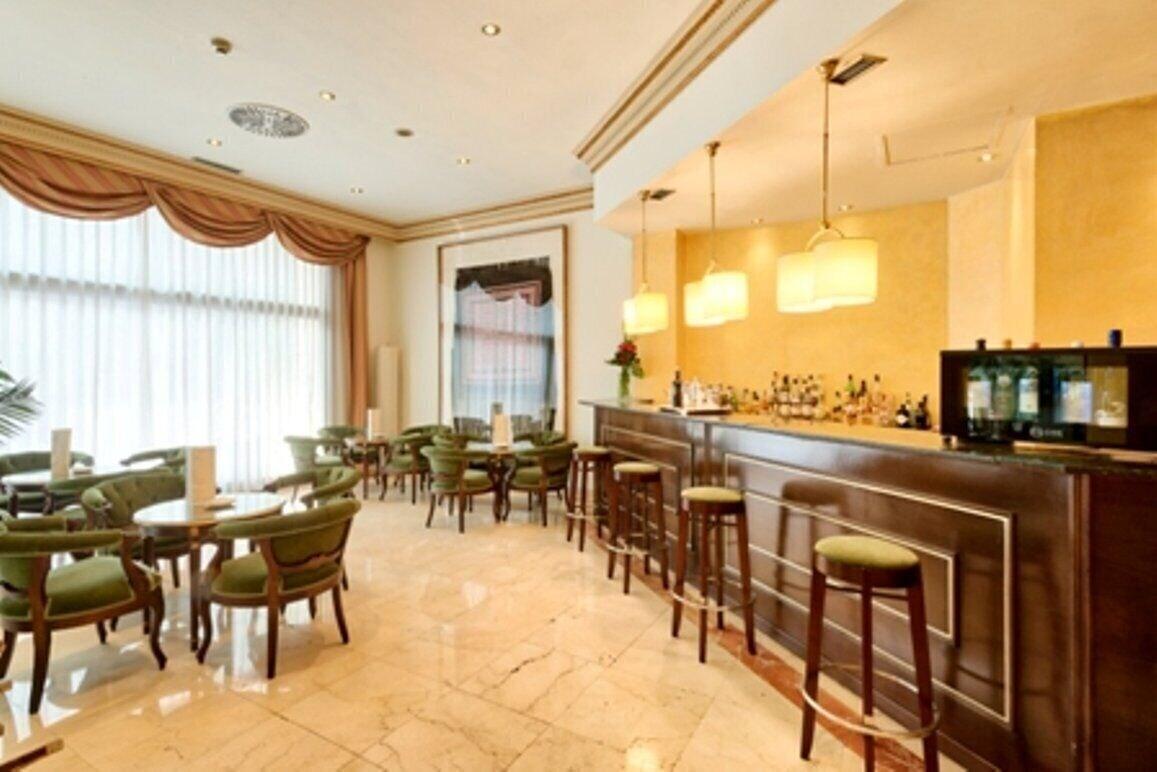 Hotel Roger De Lluria Барселона Екстер'єр фото