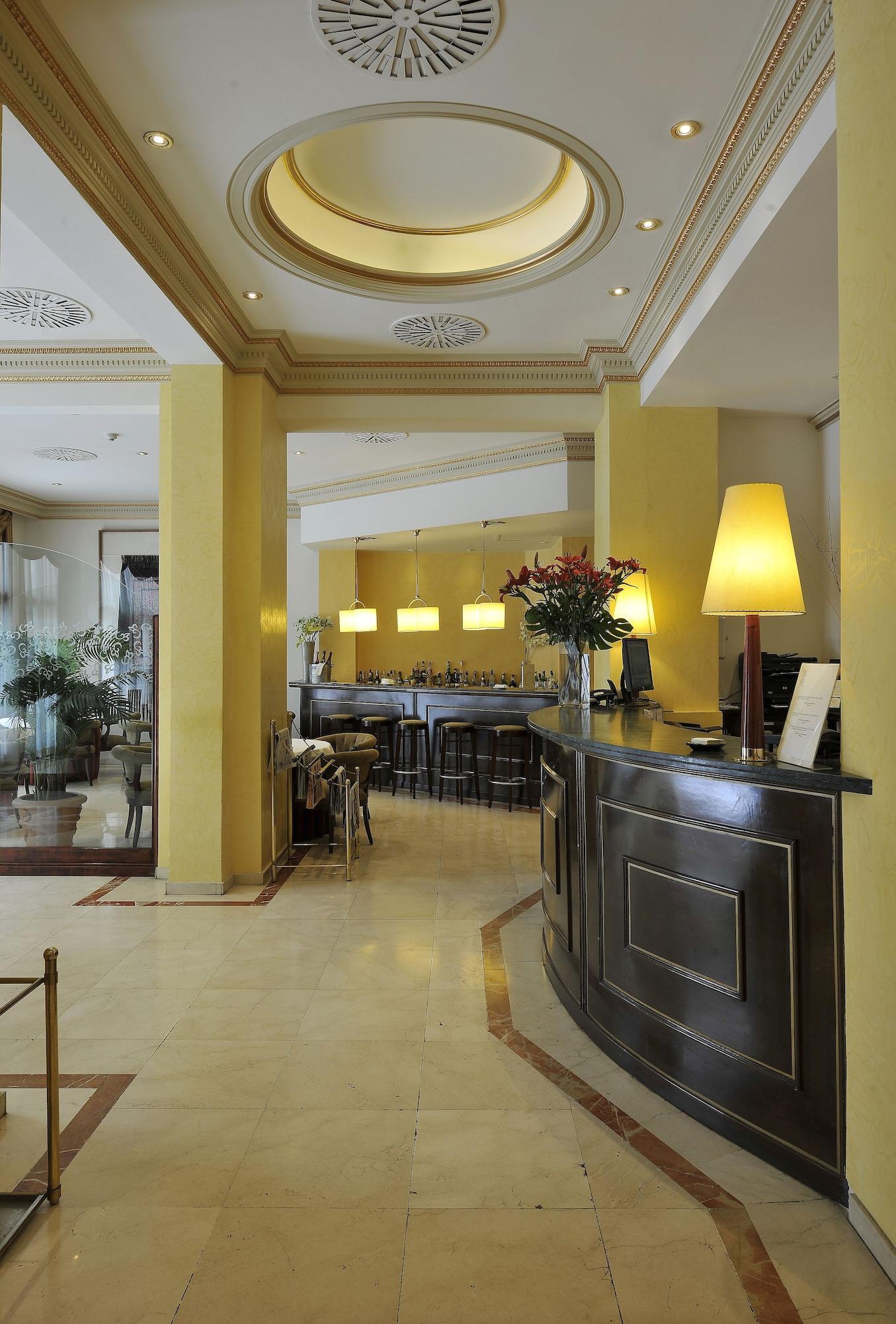 Hotel Roger De Lluria Барселона Екстер'єр фото