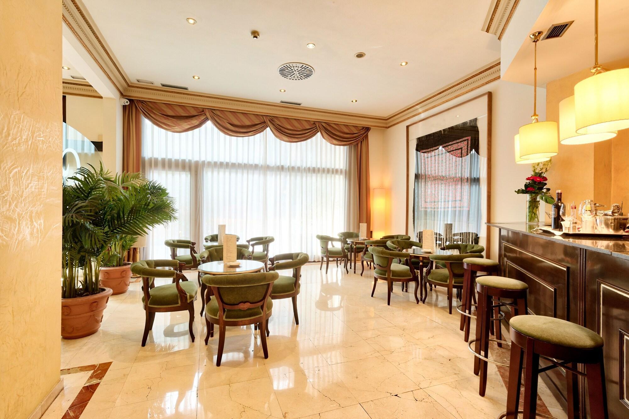 Hotel Roger De Lluria Барселона Екстер'єр фото