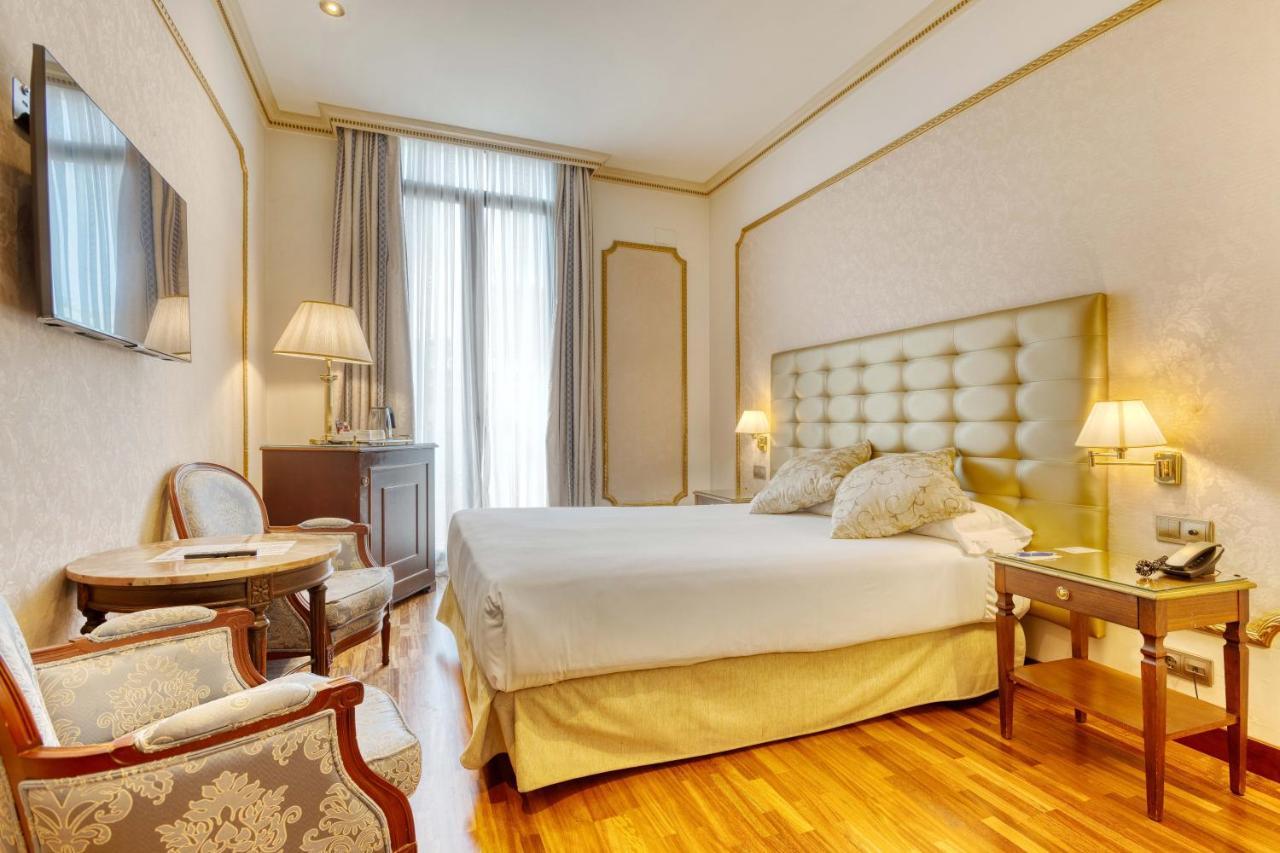 Hotel Roger De Lluria Барселона Екстер'єр фото