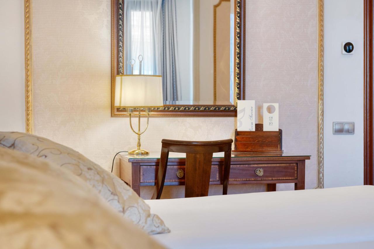 Hotel Roger De Lluria Барселона Екстер'єр фото