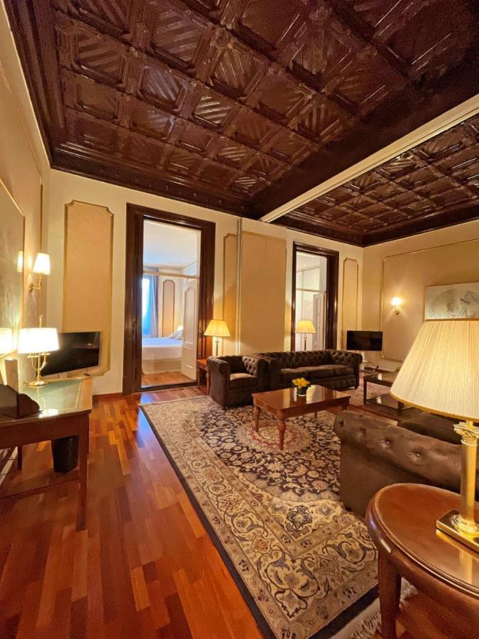 Hotel Roger De Lluria Барселона Екстер'єр фото