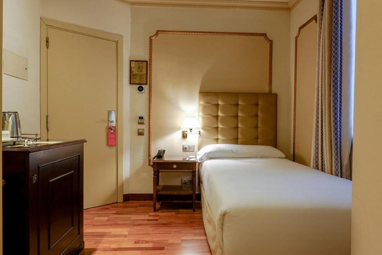 Hotel Roger De Lluria Барселона Екстер'єр фото